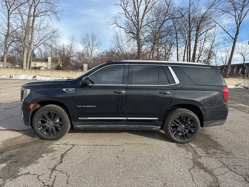 Used 2021 GMC Yukon SLT w/ SLT Premium Package image 2