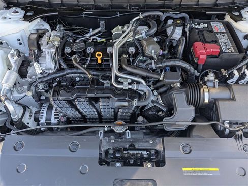 Used 2025 Nissan Altima 2.5 SR image 31