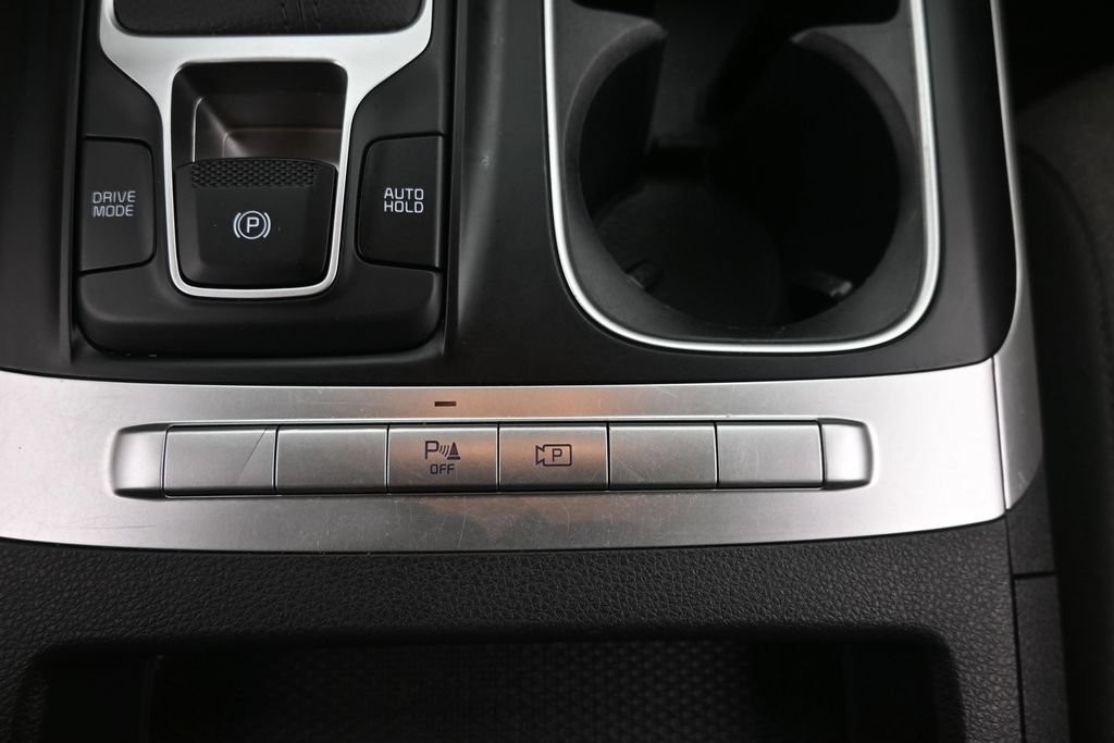 Used 2024 Kia Carnival LX FWD image 23
