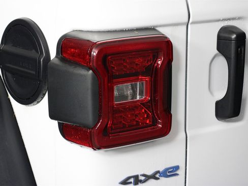 Used 2024 Jeep Wrangler Unlimited Rubicon 4xe w/ Technology Group image 18