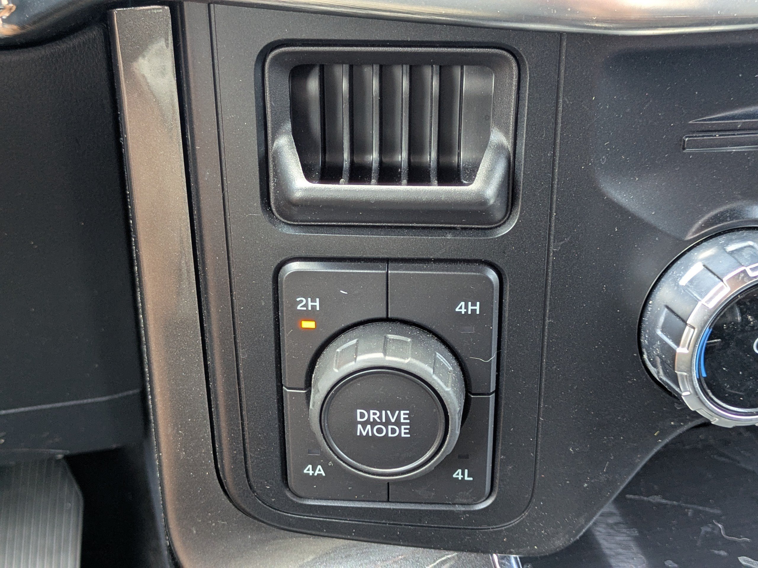 Used 2023 Ford F150 Lariat w/ Equipment Group 502A High AWD/4WD image 28