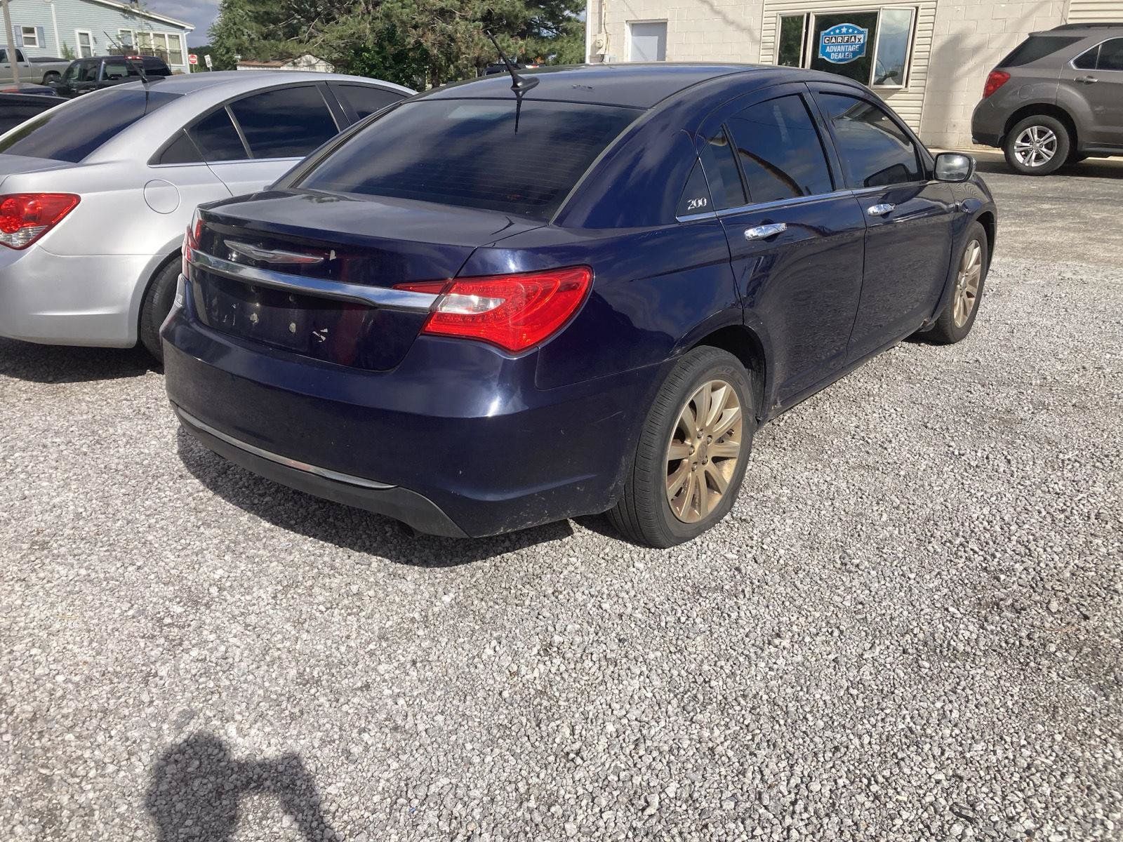 Used 2013 Chrysler 200 Limited FWD image 5