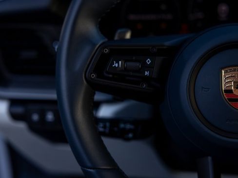 Used 2025 Porsche 911 Carrera image 38