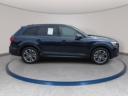 Certified 2025 Audi Q7 2.0T Premium w/ Convenience Plus Package AWD/4WD image 4