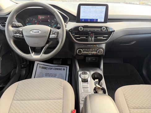 Certified 2022 Ford Escape SE w/ SE Sport Appearance Package AWD/4WD image 6