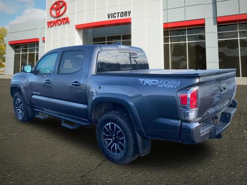 Used 2020 Toyota Tacoma TRD Sport w/ Technology Package image 3
