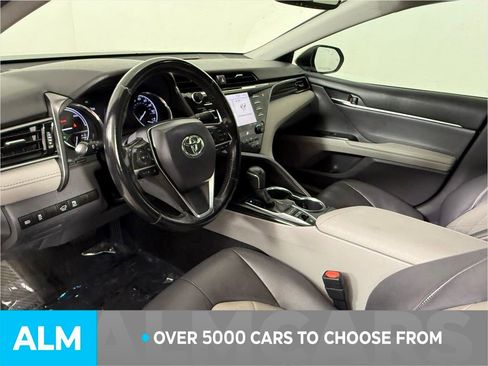 Used 2019 Toyota Camry XLE image 6