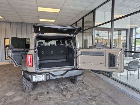 New 2025 Ford Bronco Outer Banks w/ Sasquatch Package image 16