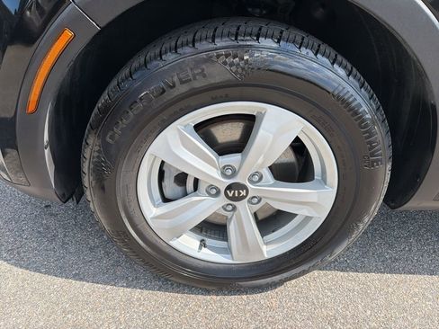 Used 2021 Kia Sorento LX FWD image 10
