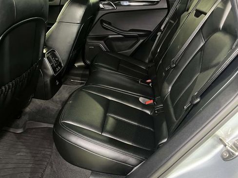 Used 2026 Porsche Macan AWD/4WD image 19