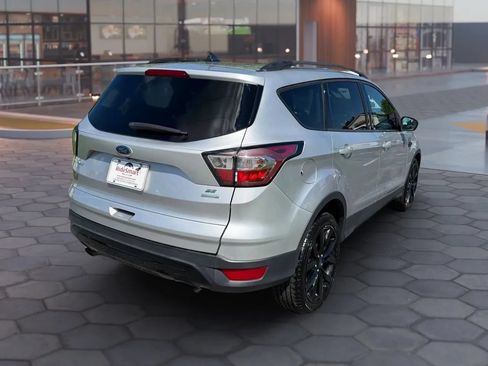 Used 2018 Ford Escape SE w/ SE Sport Appearance Package FWD image 10