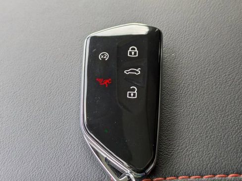 Certified 2025 Volkswagen Atlas Peak Edition SE image 33