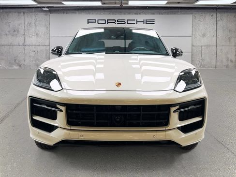 Certified 2025 Porsche Cayenne E-Hybrid Coupe AWD/4WD image 6