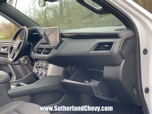 Used 2024 GMC Yukon XL SLE image 18