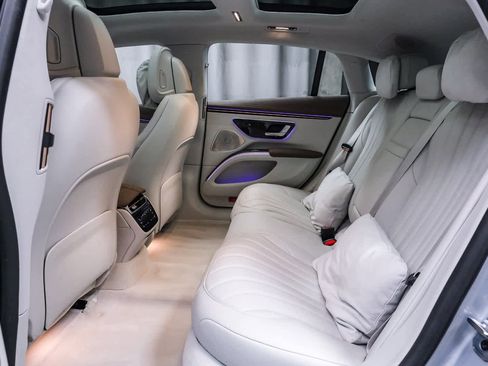 Certified 2022 Mercedes-Benz EQS 450+ Sedan w/ Exclusive Trim Package image 17