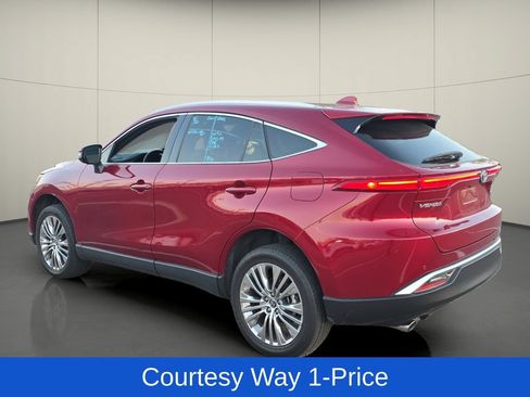 Used 2022 Toyota Venza XLE AWD/4WD image 6