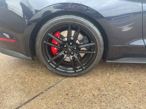 Used 2021 Ford Mustang Shelby GT500 w/ Technology Package image 9