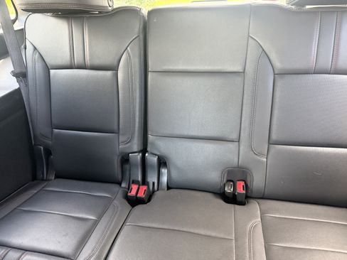 Used 2022 Chevrolet Tahoe RST w/ Luxury Package RWD image 17
