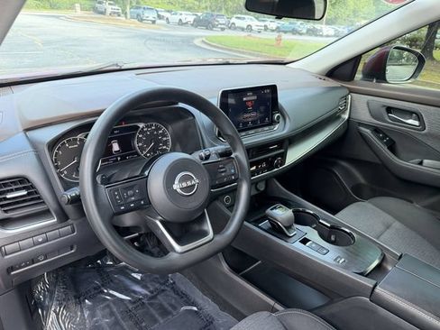 Used 2023 Nissan Rogue SV FWD image 13
