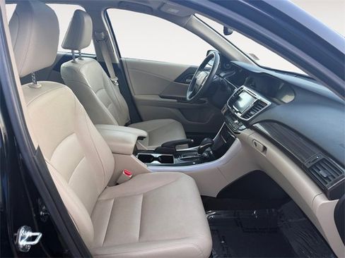 Used 2017 Honda Accord EX-L image 14