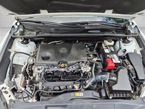 Used 2022 Toyota Camry SE FWD image 21