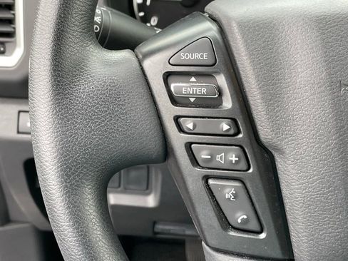 Certified 2022 Nissan Frontier SV image 17