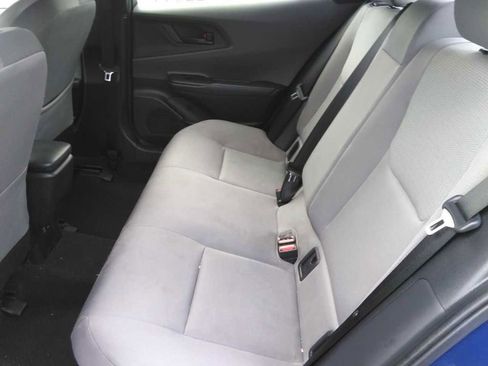 Used 2023 Toyota Prius LE image 2