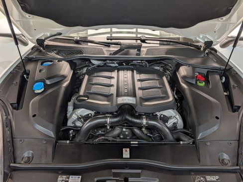 Used 2016 Porsche Cayenne GTS image 28