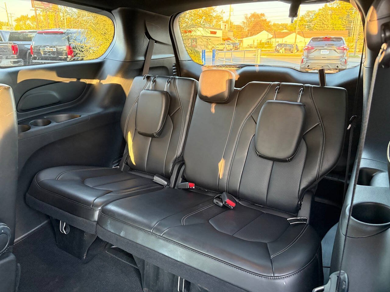 Used 2026 Chrysler Pacifica Select FWD image 16