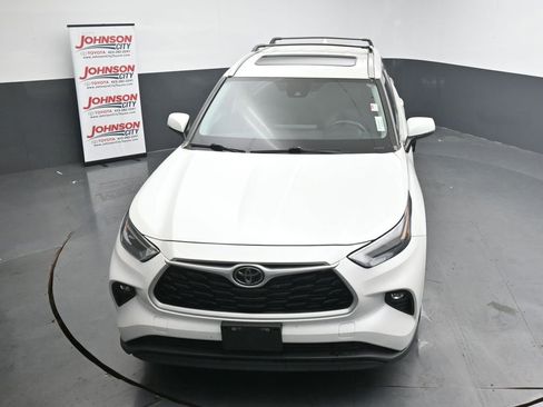 Used 2023 Toyota Highlander XLE image 18