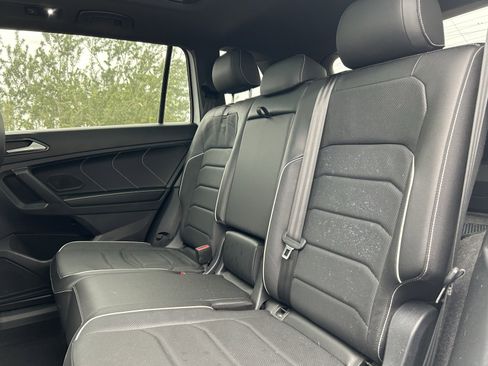 Used 2022 Volkswagen Tiguan SEL R-Line image 14