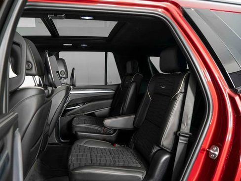 Used 2025 Cadillac Escalade V image 15