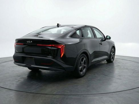 Used 2025 Kia K4 LXS image 9