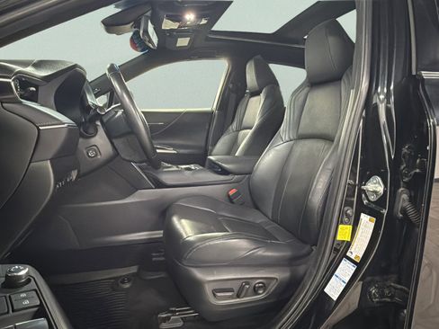 Used 2022 Toyota Venza Limited w/ Advanced Technology Package image 17