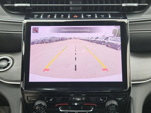 Used 2023 Jeep Grand Cherokee Limited RWD image 18