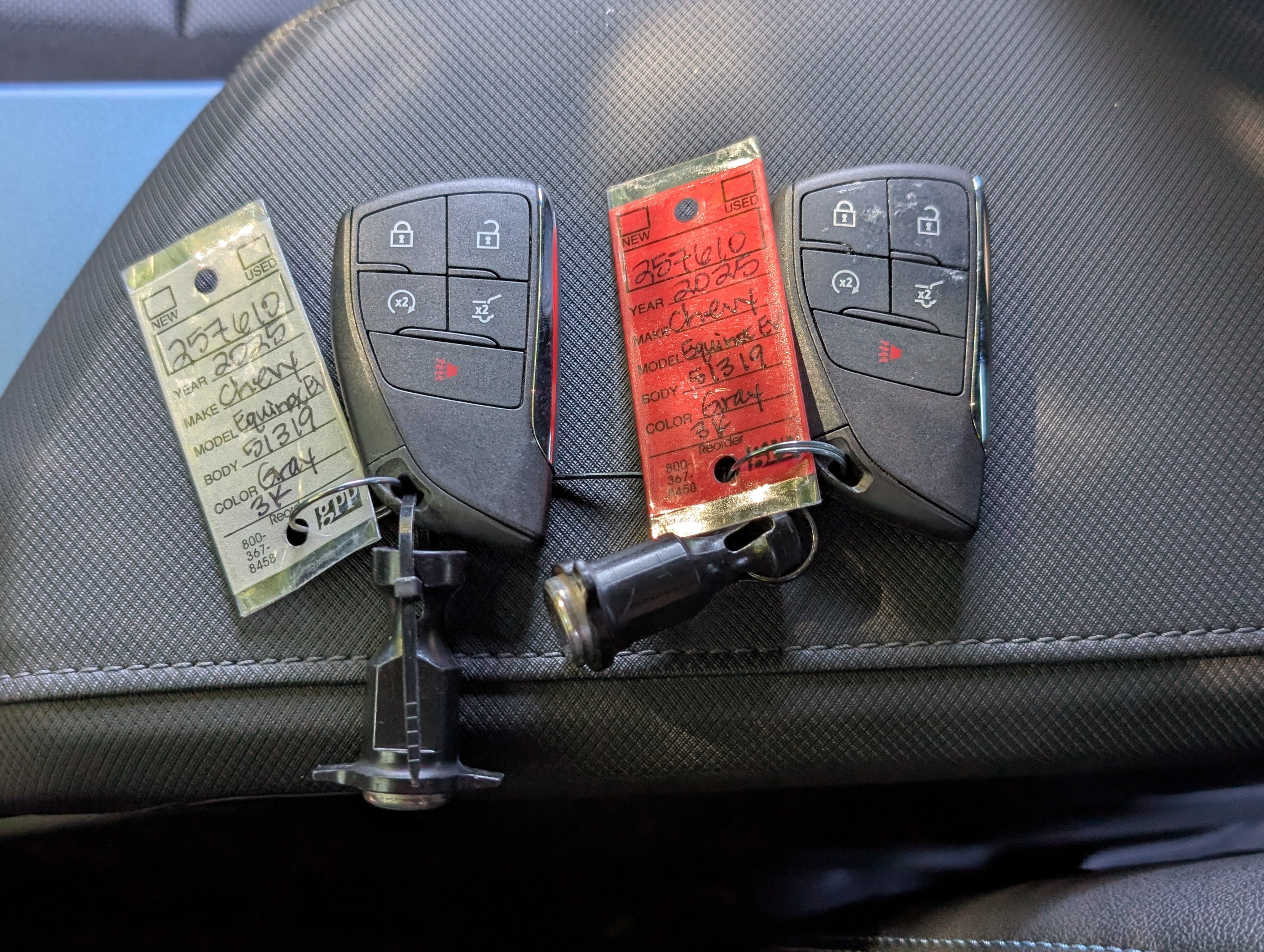 Used 2025 Chevrolet Equinox EV LT FWD image 36
