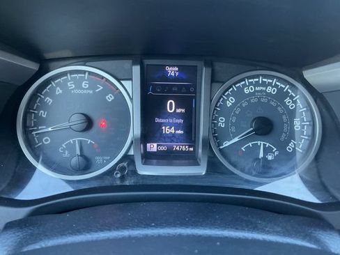 Used 2018 Toyota Tacoma Limited AWD/4WD image 14