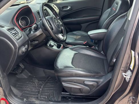 Used 2019 Jeep Compass Trailhawk AWD/4WD image 10