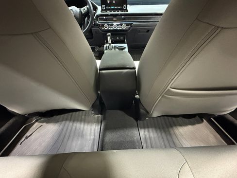 Used 2023 Honda Civic EX image 32