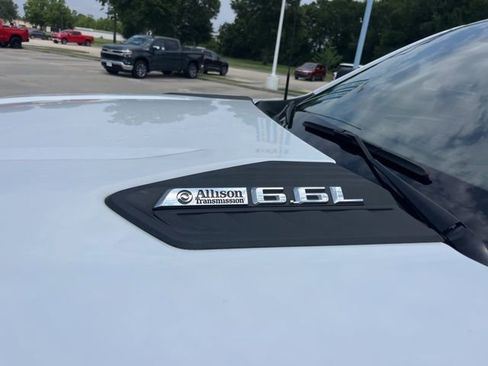 Used 2025 Chevrolet Silverado 2500 Custom AWD/4WD image 3