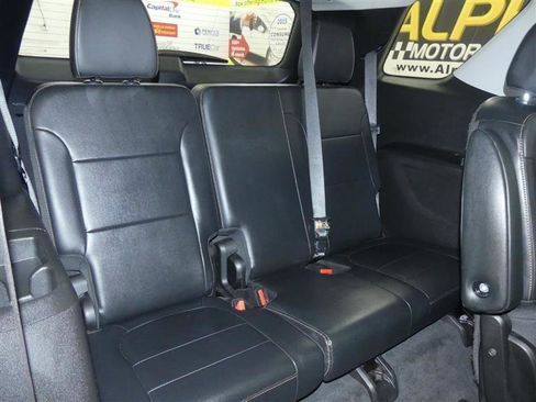 Used 2019 Chevrolet Traverse LT w/ LT Premium Package image 23