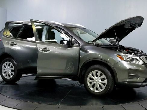 Used 2017 Nissan Rogue S w/ S Appearance Package image 9