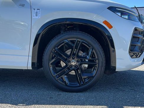 New 2026 Volkswagen Tiguan SE R-Line image 7