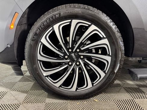 Certified 2025 Lincoln Navigator Black Label AWD/4WD image 37