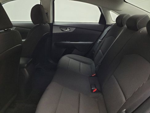 Used 2021 Kia Forte LXS FWD image 18