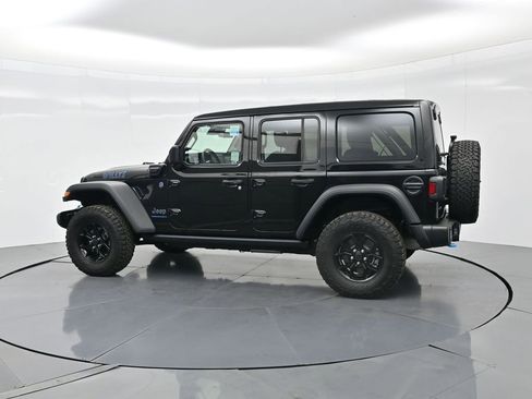 Used 2024 Jeep Wrangler Unlimited image 9