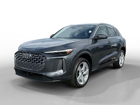 Certified 2025 Audi Q5 Premium Plus image 1