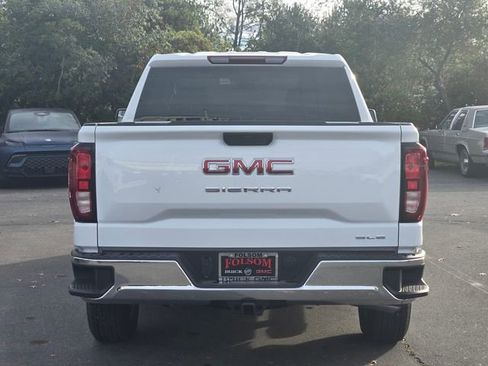 New 2026 GMC Sierra 1500 SLE image 5