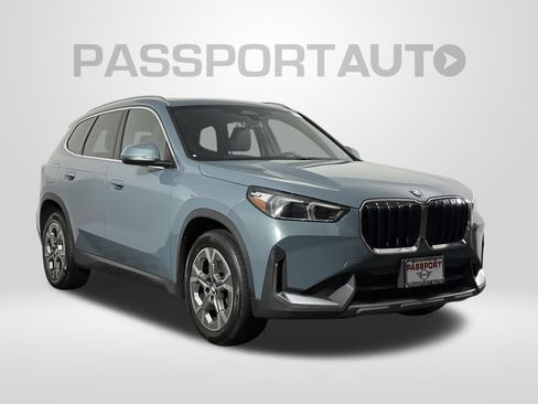 Used 2023 BMW X1 xDrive28i w/ Convenience Package AWD/4WD image 3