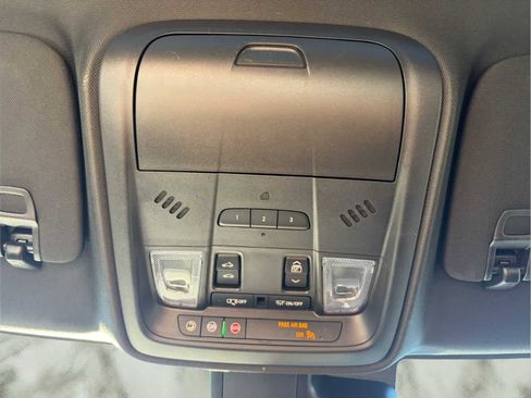 Used 2023 Cadillac XT4 Premium Luxury image 19